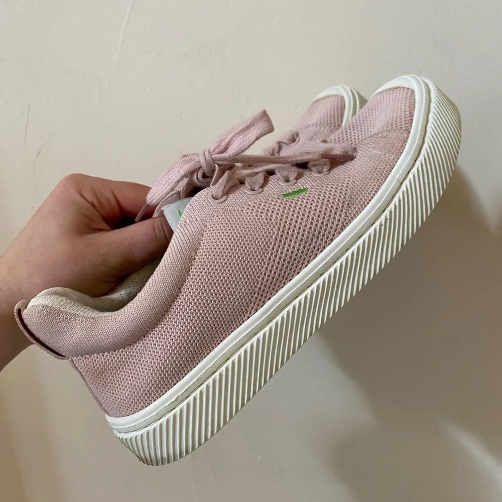 Cariuma IBI Low Top Blush Pink Sneakers Women’s Size 6